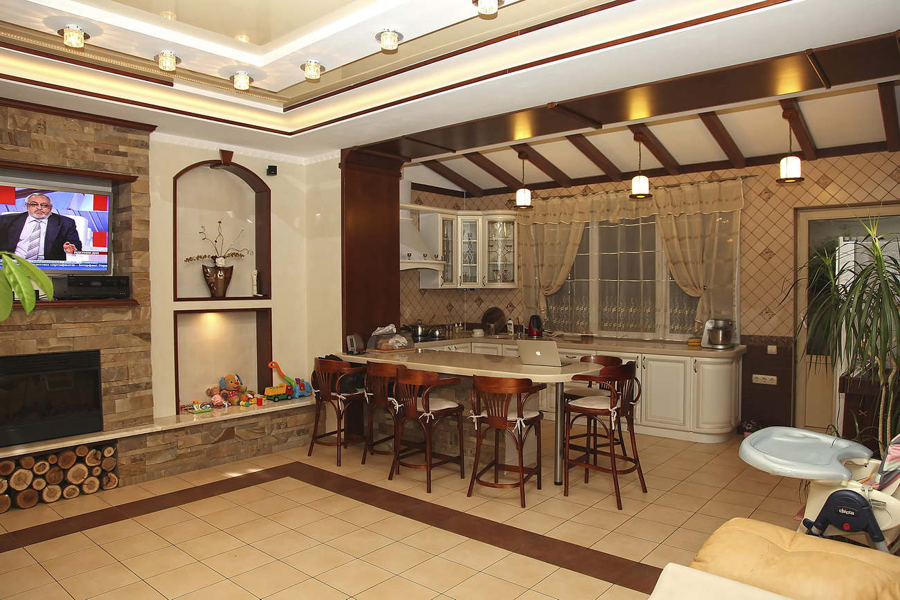 Дизайн интерьера кухня-гостиная Козын