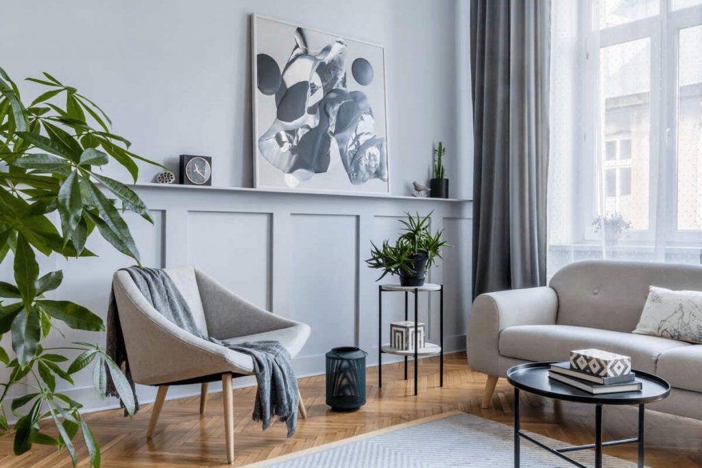 Дизайн гостиной фото, дизайн интерьера пример панели на стенах, скандинавский стиль, стулья